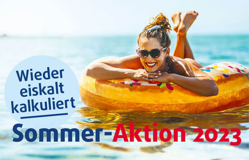 Beitragfsbild Frau auf Schwimmreifen auf dem Wasser in der Sonne — Sommer 2023